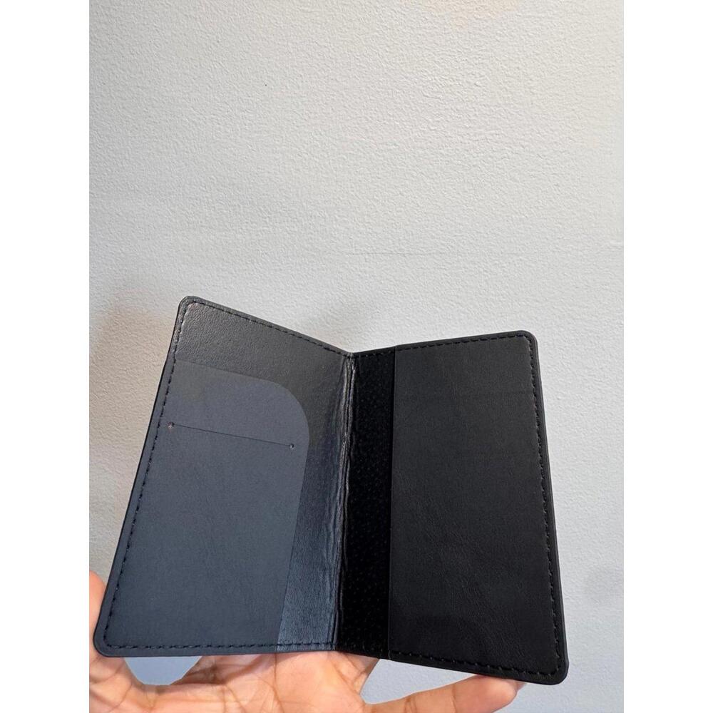 Passport cover - Picture 2 of 3